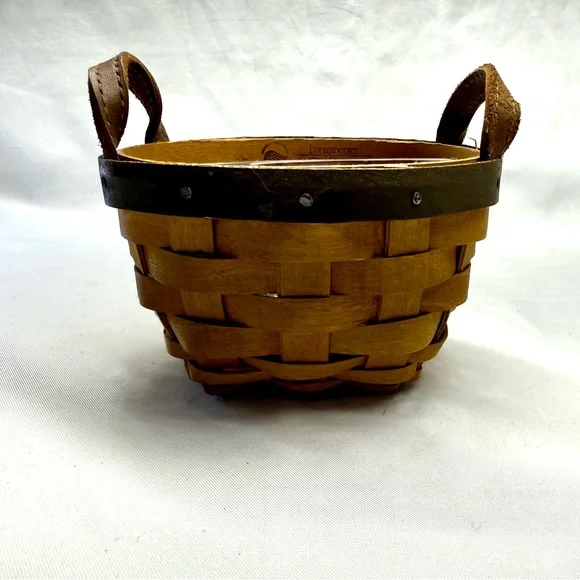 Longaberger Small Basket w/leather handles - Picture 1 of 5